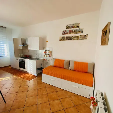 Marilyn's House Apartment
